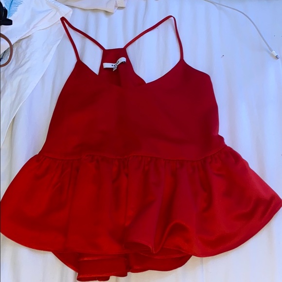 Red top - Picture 1 of 1